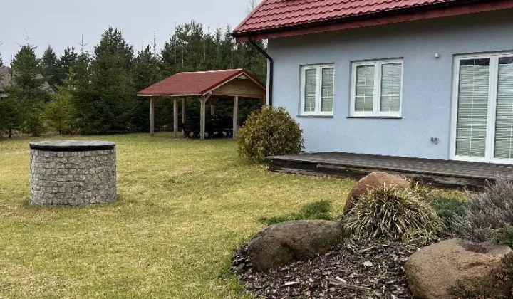 dom wolnostojący, 4 pokoje Pojezierce