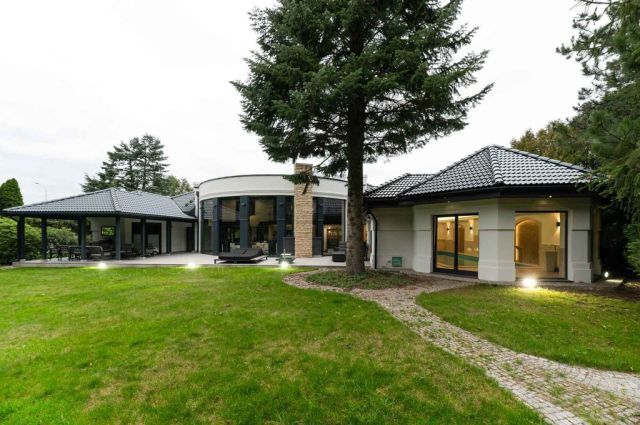 dom wolnostojący, 5 pokoi Łódź Julianów. Zdjęcie 1