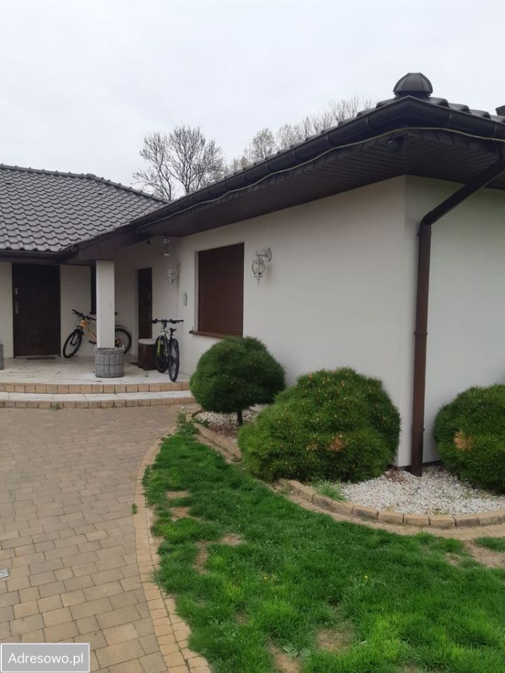 dom wolnostojący, 5 pokoi Lisiec Wielki. Zdjęcie 5