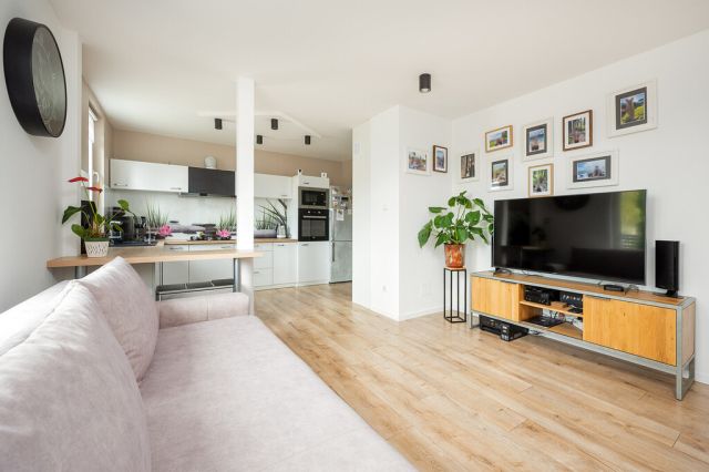 dom wolnostojący, 3 pokoje Łódź Stare Złotno, ul. Garnizonowa. Zdjęcie 1