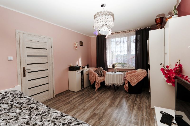 dom wolnostojący, 5 pokoi Skarżysko-Kamienna Bzin, ul. Legionów. Zdjęcie 2