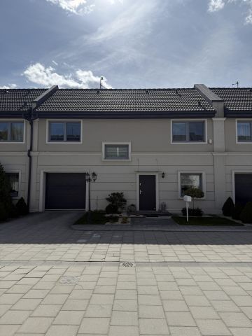 dom szeregowy, 4 pokoje Kamieniec Wrocławski, ul. Porzeczkowa. Zdjęcie 1