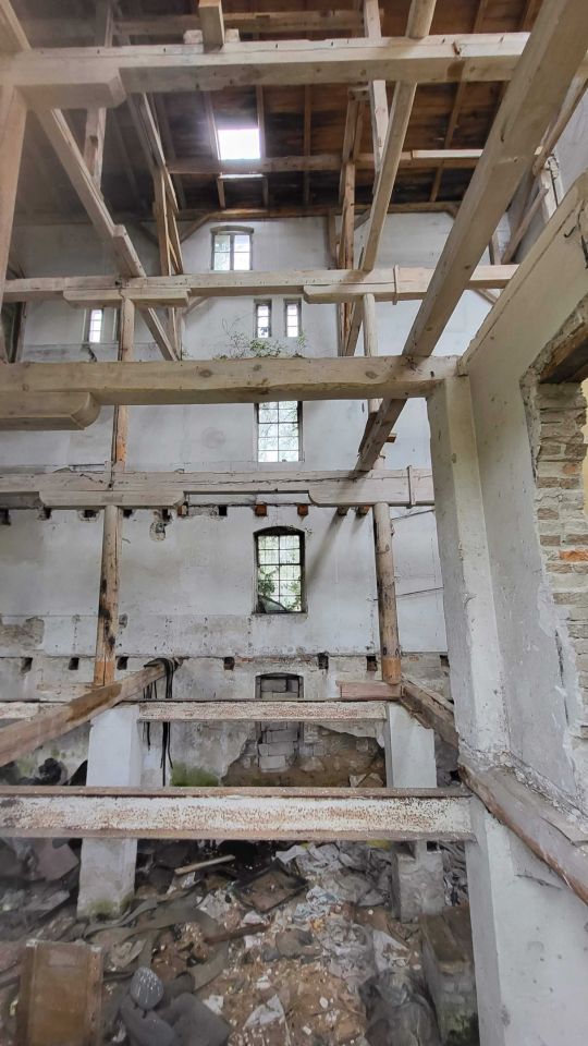 Hala/magazyn Gromadka. Zdjęcie 7