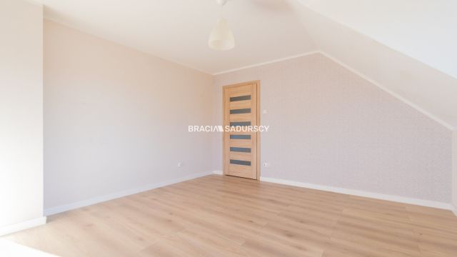 bliźniak, 6 pokoi Wola Luborzycka. Zdjęcie 32