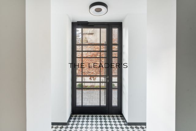 Biuro Warszawa Praga-Południe, ul. Francuska. Zdjęcie 1