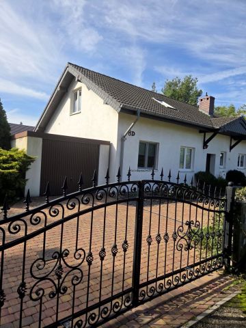 dom wolnostojący, 6 pokoi Polska Nowa Wieś. Zdjęcie 1