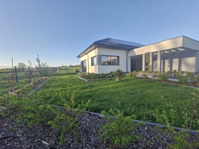 dom wolnostojący, 4 pokoje Wiączyń Dolny. Zdjęcie 1