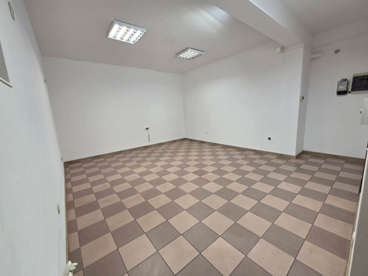 Lokal Łomianki, Warszawska. Zdjęcie 8