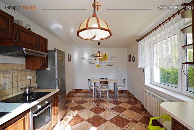 dom wolnostojący, 7 pokoi Pamięcice. Zdjęcie 9