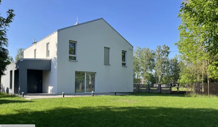 dom wolnostojący, 6 pokoi Jesionka, ul. Przejazdowa