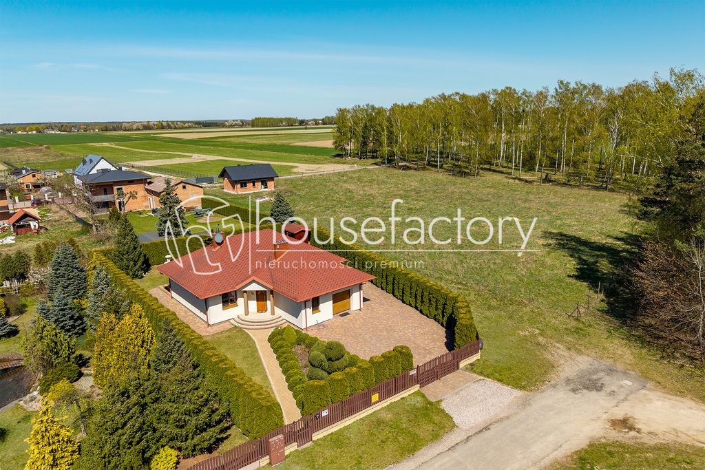 dom wolnostojący, 3 pokoje Nowy Bedoń. Zdjęcie 1