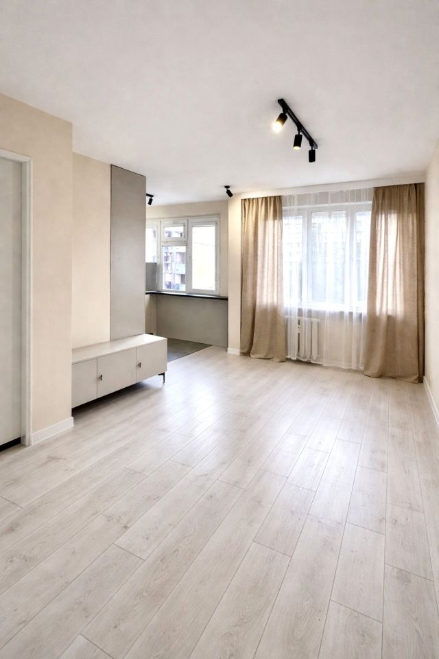 Mieszkanie 3-pokojowe Kielce Sady, ul. Nowowiejska. Zdjęcie 1