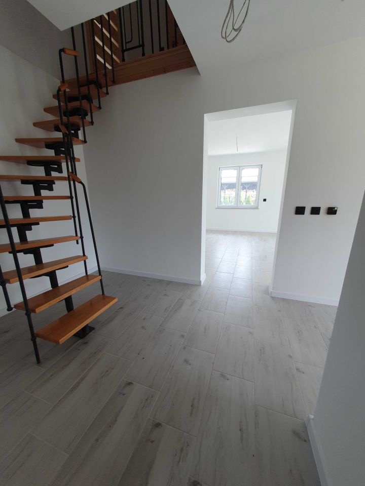 dom wolnostojący Rokocin, ul. os. za lasem. Zdjęcie 3