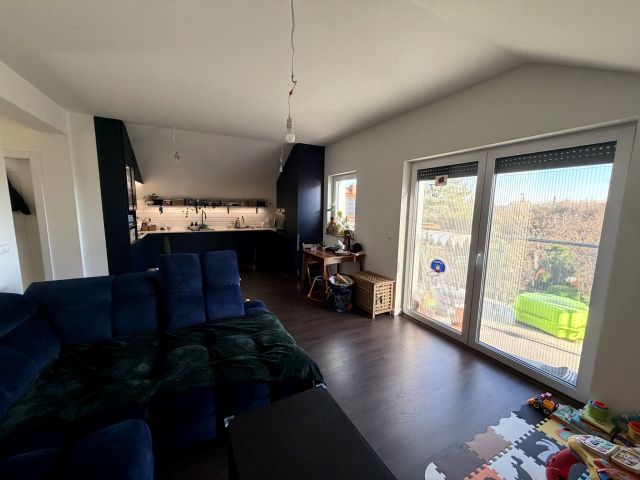 Mieszkanie 3-pokojowe Jeszkowice. Zdjęcie 1