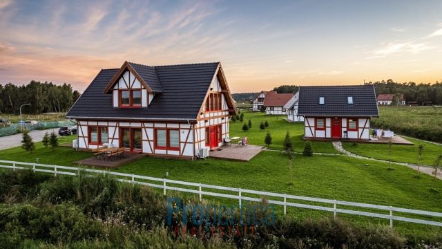 dom wolnostojący, 12 pokoi Rowy. Zdjęcie 1