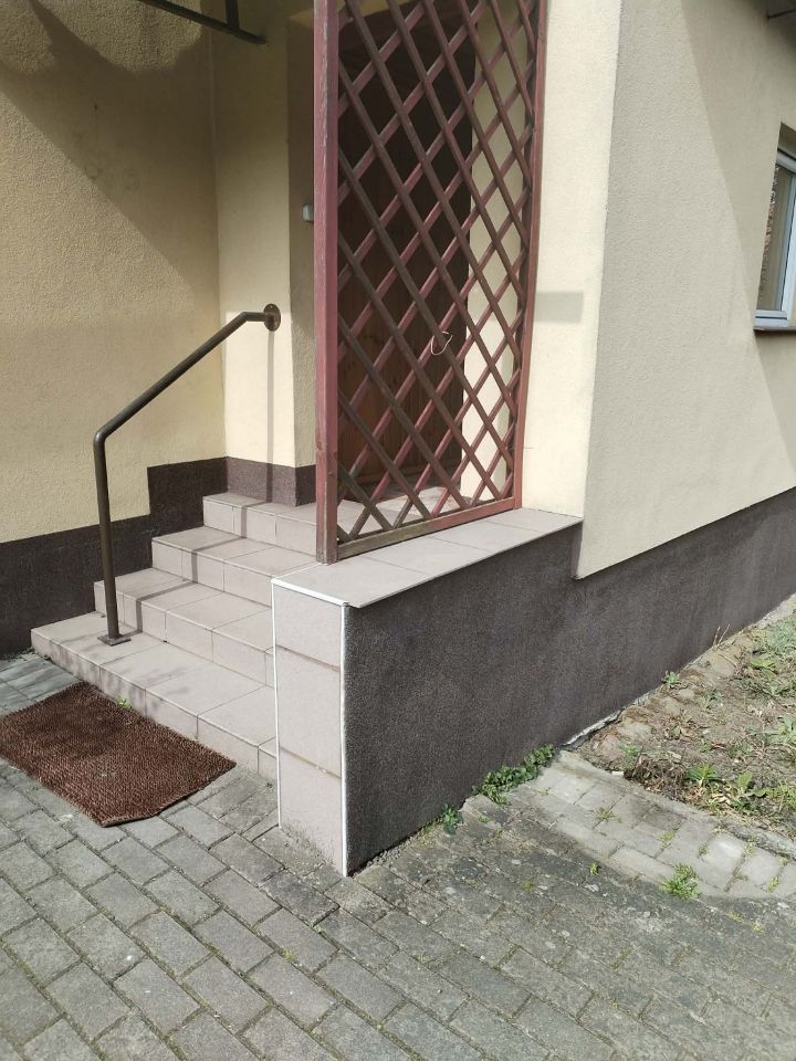 dom wolnostojący, 4 pokoje Pierstnica. Zdjęcie 3