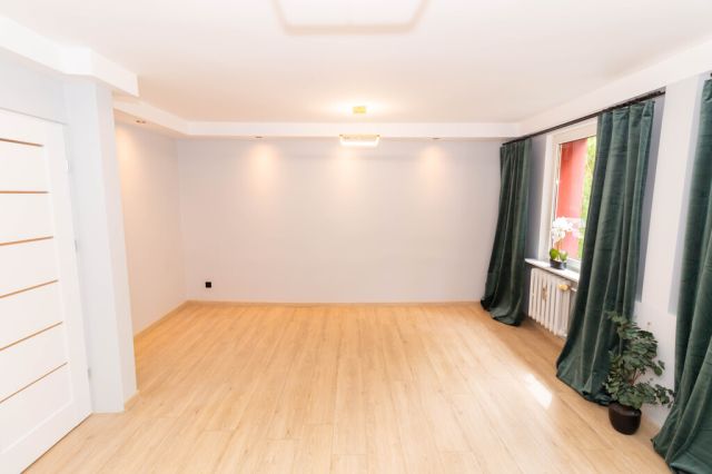 Mieszkanie 2-pokojowe Ostrowiec Świętokrzyski, ul. Mikołaja Kopernika. Zdjęcie 3