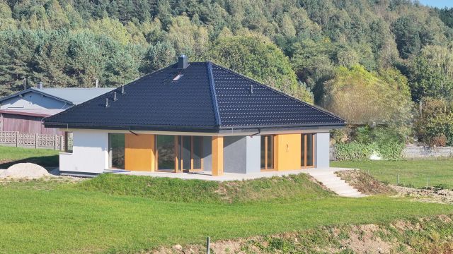 dom wolnostojący, 4 pokoje Luszowice, ul. 1 Maja. Zdjęcie 2