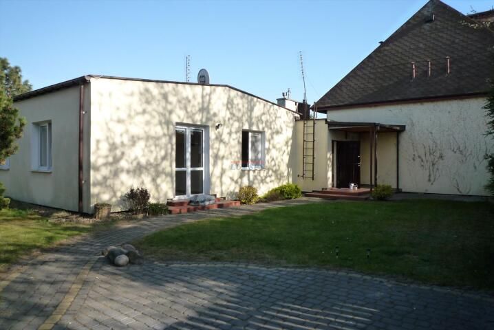 bliźniak, 2 pokoje Piaseczno. Zdjęcie 2