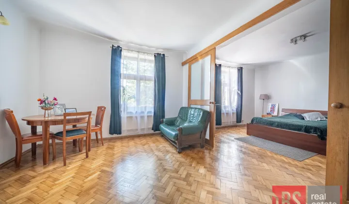 bliźniak, 12 pokoi Warszawa Włochy, ul. ks. Juliana Chrościckiego