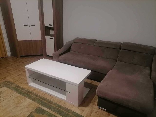 Mieszkanie 3-pokojowe Brzeziny. Zdjęcie 1