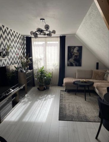 Mieszkanie 4-pokojowe Jelenia Góra Zabobrze, ul. Witolda Małcużyńskiego. Zdjęcie 1