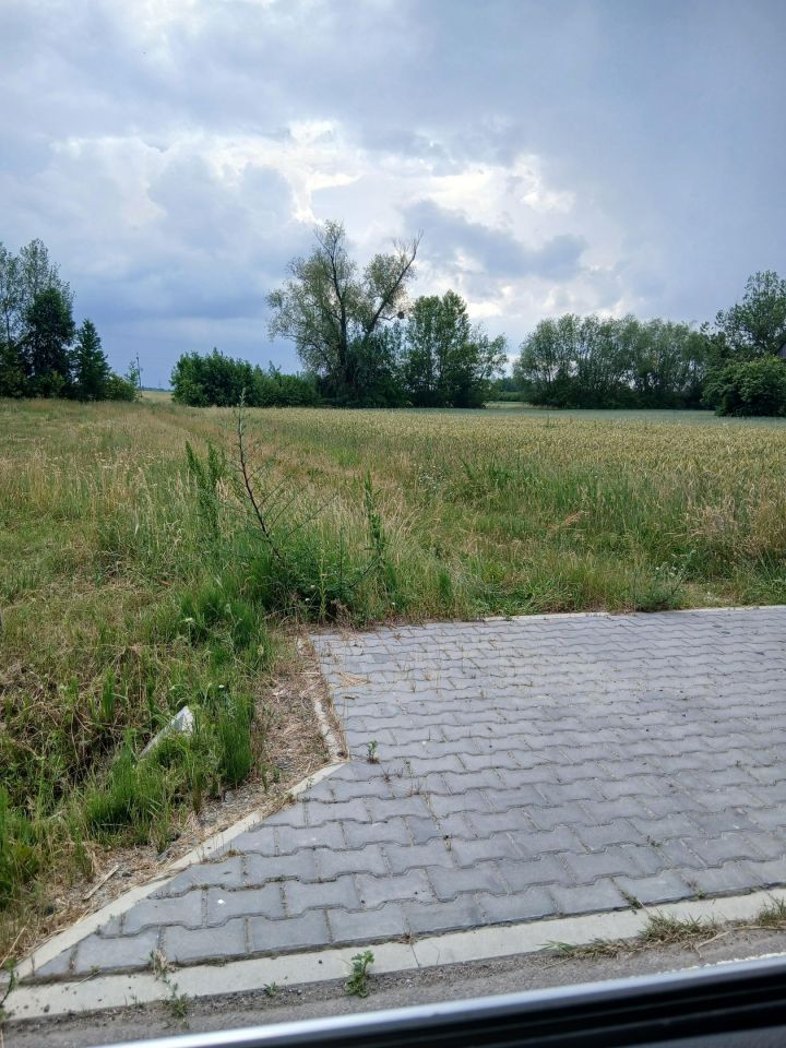 Działka na sprzedaż bez pośredników          
          
            Jedlanka - Widok 3