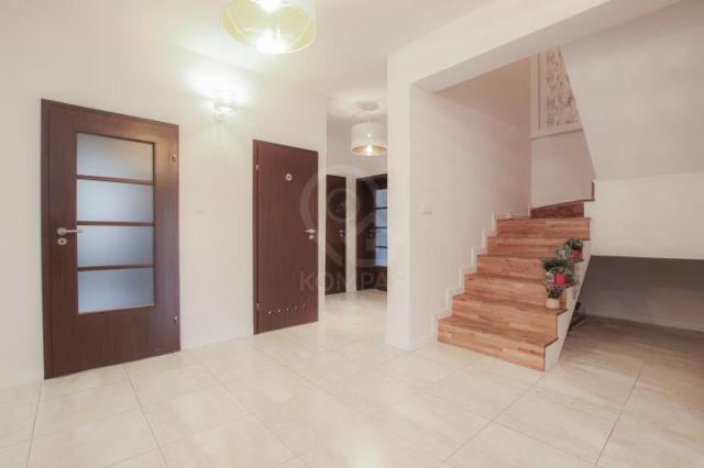 dom wolnostojący, 7 pokoi Wojnowice, ul. Miętowa. Zdjęcie 9