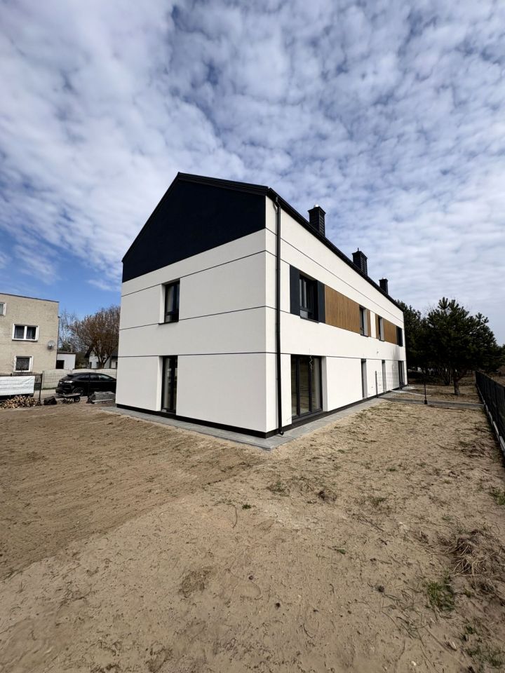 bliźniak, 5 pokoi Koczargi Stare, ul. Jagodowa. Zdjęcie 3