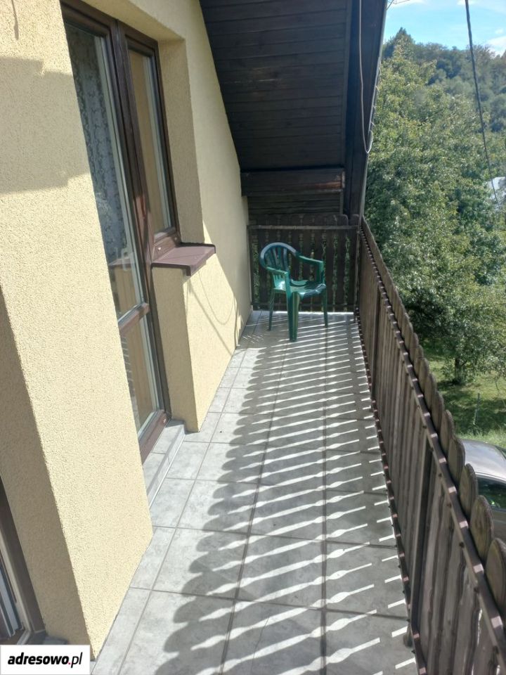 dom wolnostojący, 4 pokoje Mutne. Zdjęcie 19