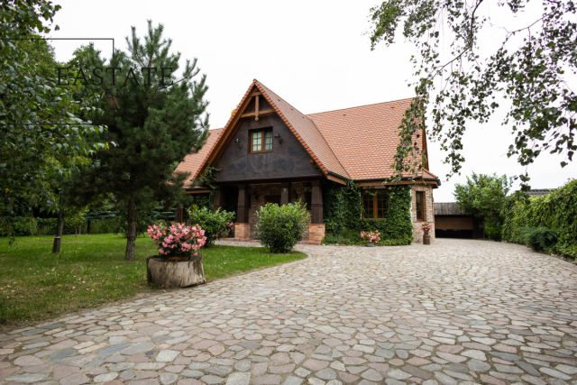 dom wolnostojący, 5 pokoi Sienno. Zdjęcie 3