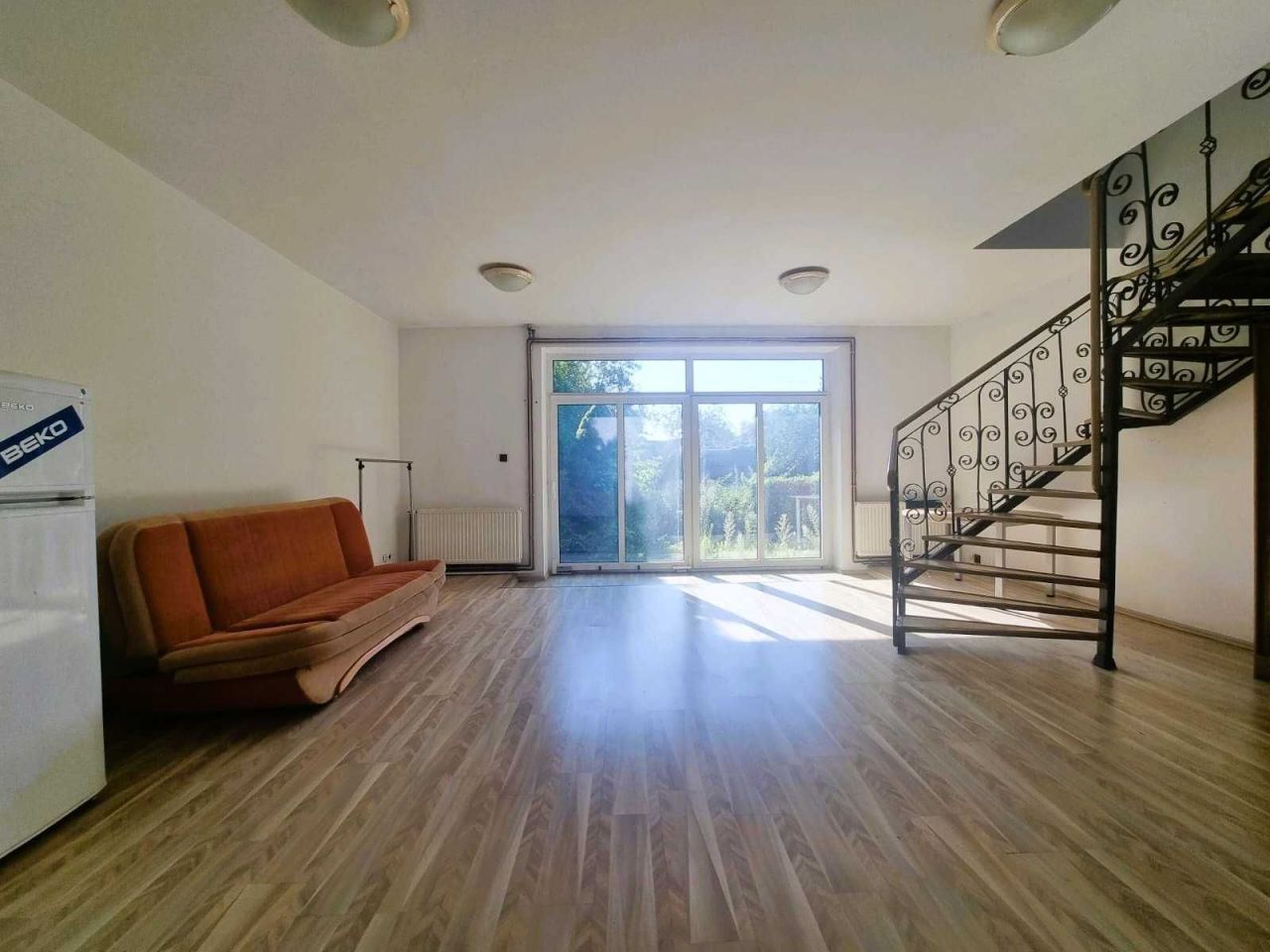 dom wolnostojący, 10 pokoi Międzyrzecz, os. Zamkowe. Zdjęcie 3