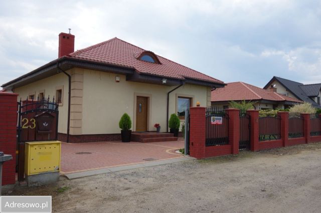 dom wolnostojący, 6 pokoi Różyny, ul. Klonowa. Zdjęcie 1