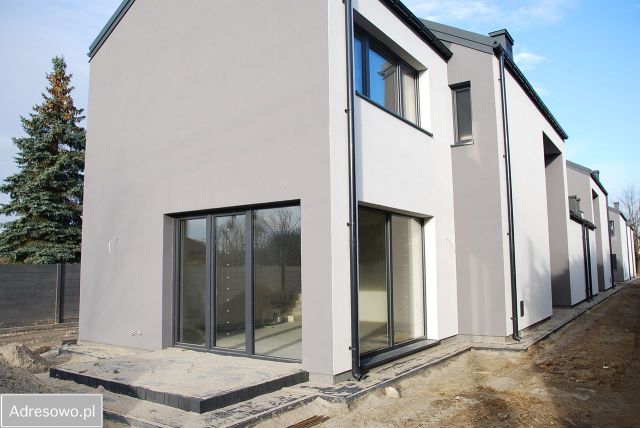 dom szeregowy, 4 pokoje Chotomów, ul. gen. Lucjana Żeligowskiego. Zdjęcie 1