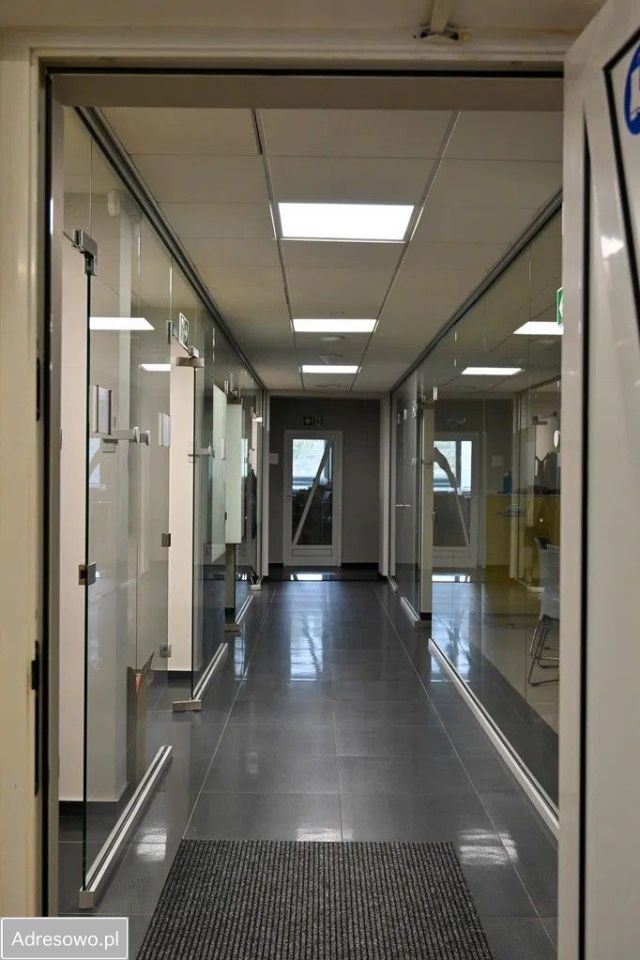 Nieruchomość komercyjna Dąbrówki. Zdjęcie 14