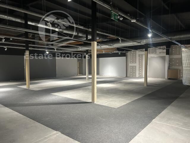 Lokal Wrocław Psie Pole, al. Aleksandra Brücknera. Zdjęcie 4