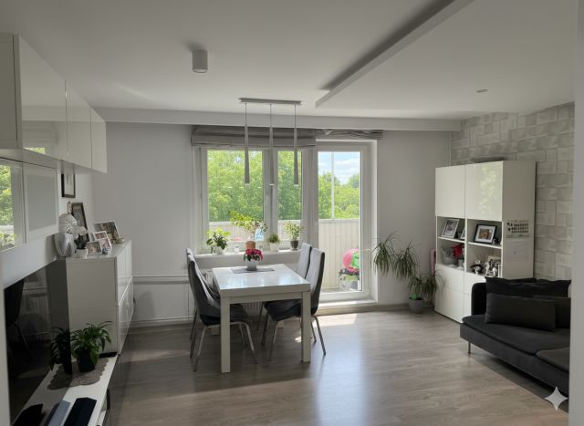 Mieszkanie 4-pokojowe Łódź Radogoszcz, ul. Pstrągowa. Zdjęcie 1