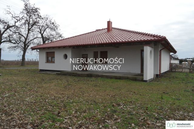 dom wolnostojący, 4 pokoje Chocicza, ul. Akacjowa. Zdjęcie 1