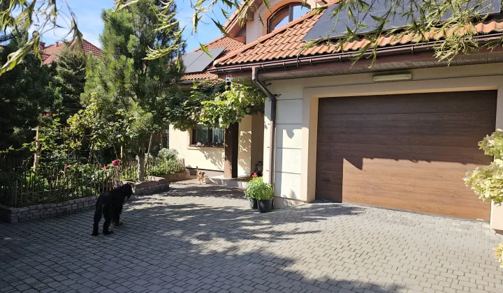 dom wolnostojący, 5 pokoi Borowa Góra, ul. Kameralna