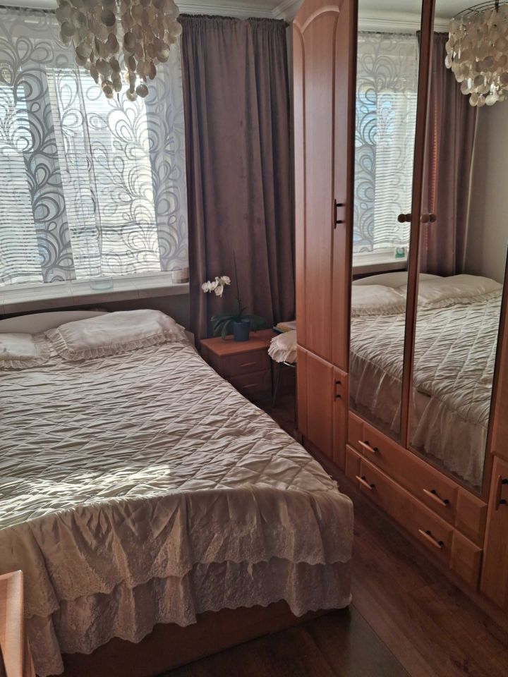 Mieszkanie 3-pokojowe Ostrowiec Świętokrzyski, os. Słoneczne. Zdjęcie 2