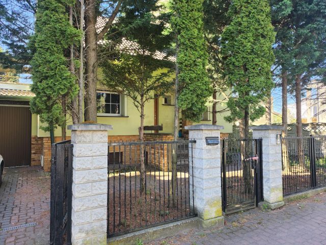 dom wolnostojący, 6 pokoi Poznań Dębiec, ul. Makowa. Zdjęcie 1