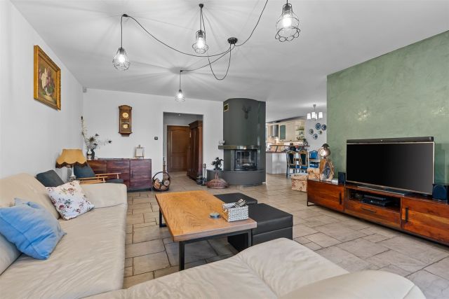 dom wolnostojący, 5 pokoi Pisarzowice. Zdjęcie 12