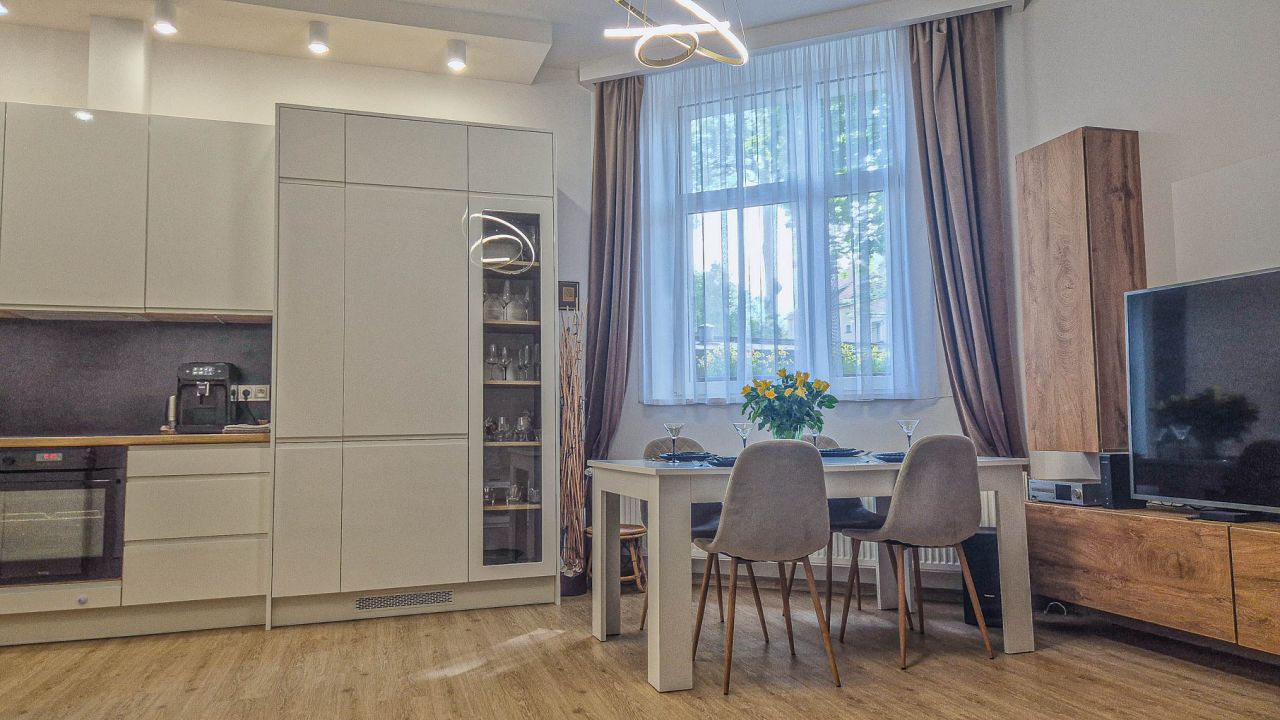 Mieszkanie 3-pokojowe Jelenia Góra Centrum, ul. Jana Matejki. Zdjęcie 1