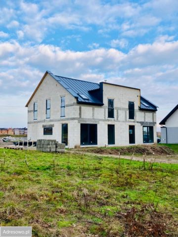 bliźniak, 5 pokoi Pawęzów. Zdjęcie 1