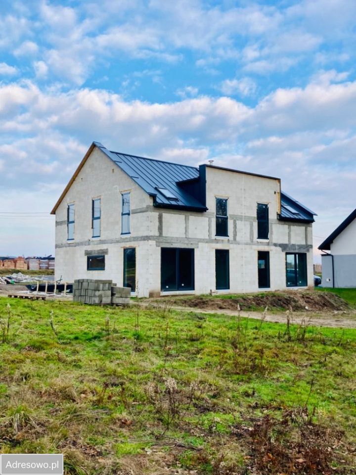 bliźniak, 5 pokoi Pawęzów