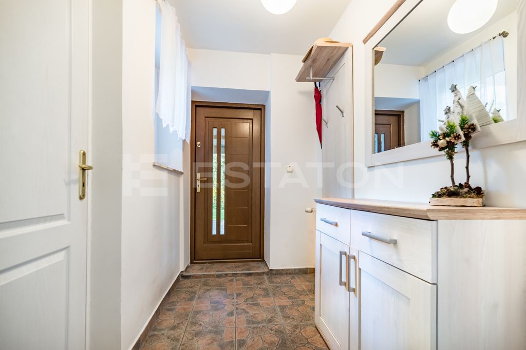 dom wolnostojący, 6 pokoi Strażów. Zdjęcie 19