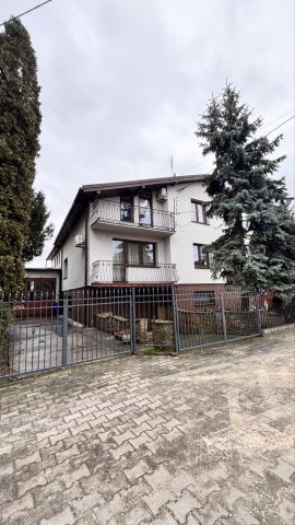 dom wolnostojący, 5 pokoi Łowicz. Zdjęcie 1