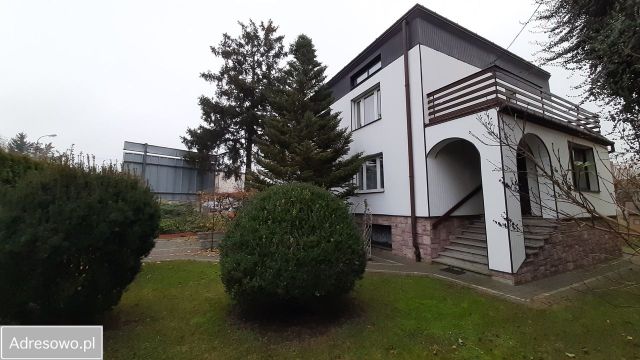 dom wolnostojący, 5 pokoi Mława Centrum, ul. Padlewskiego. Zdjęcie 1