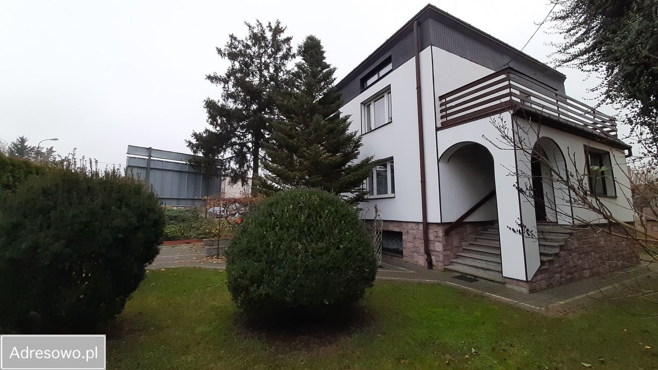 dom wolnostojący, 5 pokoi Mława Centrum, ul. Padlewskiego