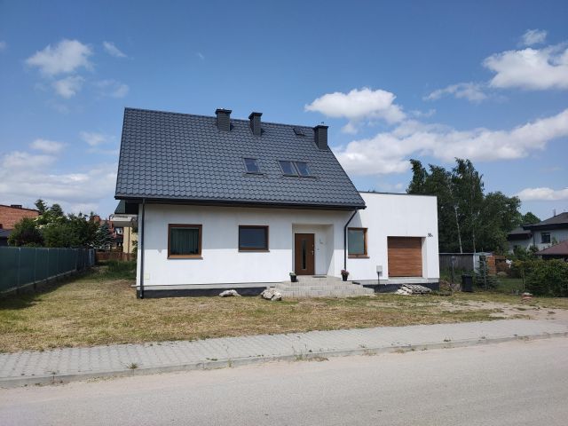 dom wolnostojący, 5 pokoi Radom Malczew, ul. Źródłowa. Zdjęcie 1